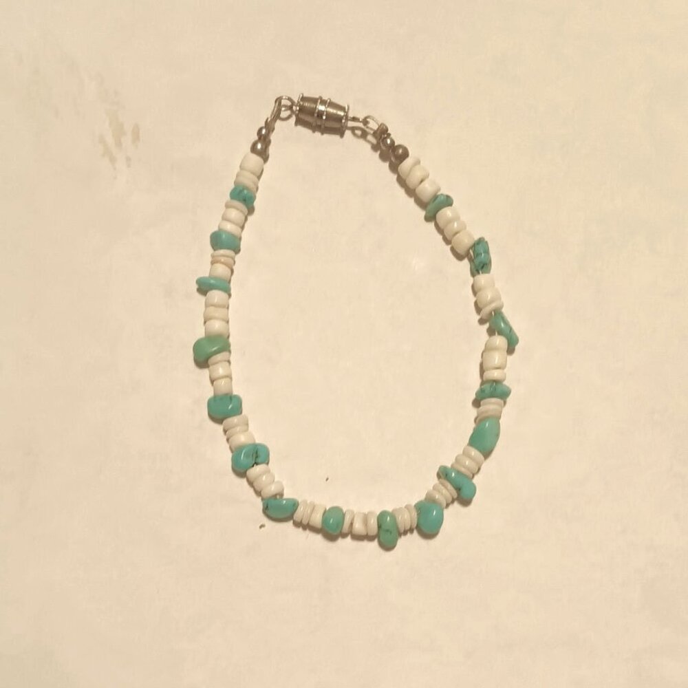 Beaded bracelet with Turquoise Accents